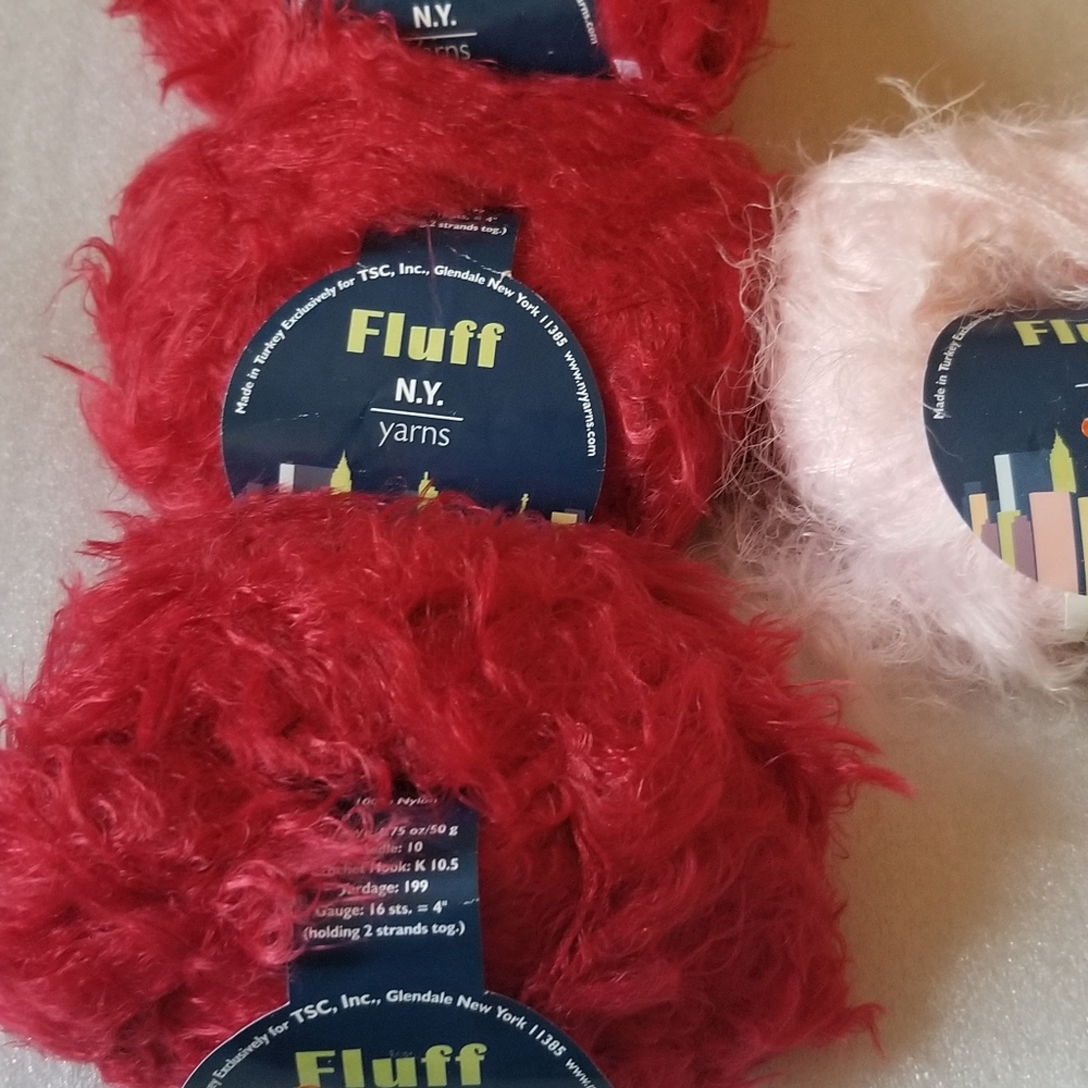 Fuzzy yarn / fluff yarn 4 skeins